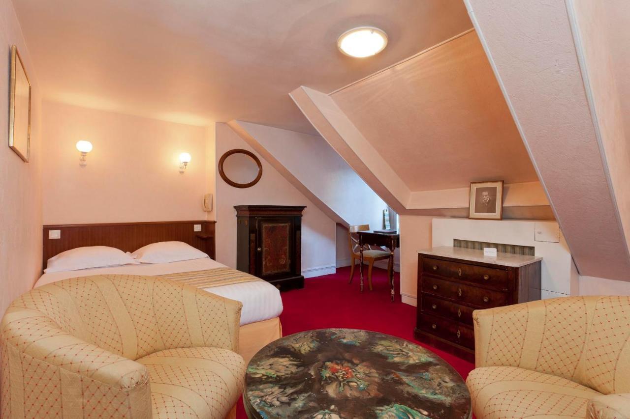 Hotel Du Quai Voltaire Paris Oda fotoğraf